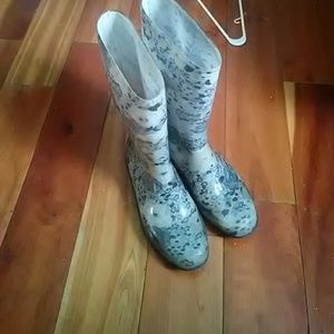 Cute floral grey rainboots